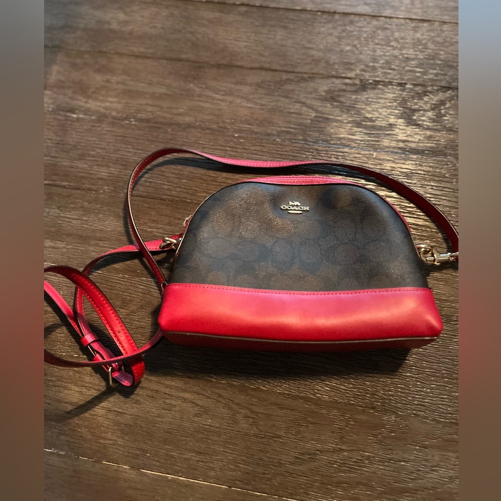 COACH shoulder bag signature
